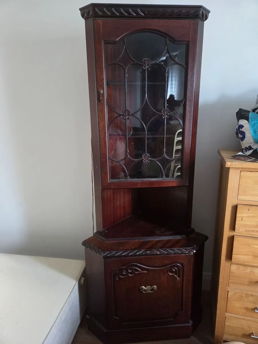 Corner unit
