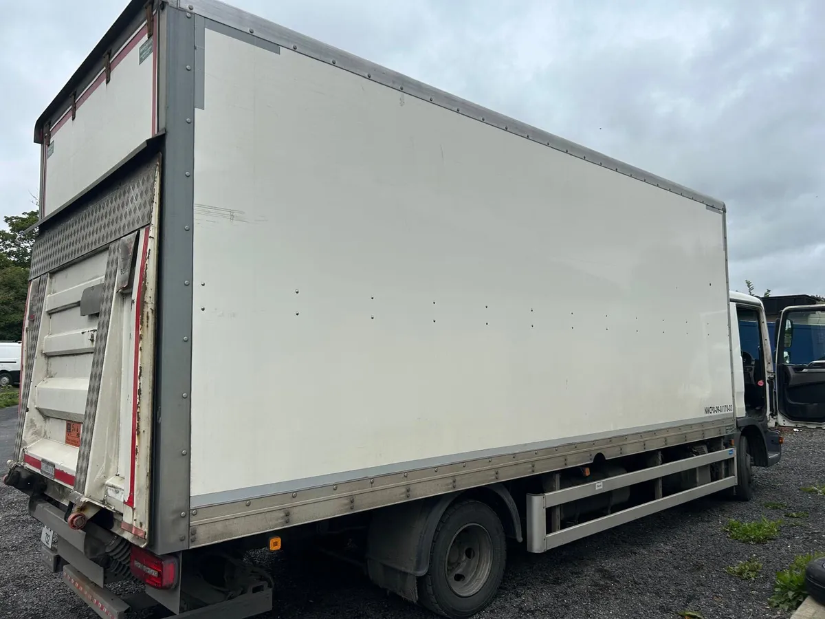 Man 2021 Box With Lift - Image 2