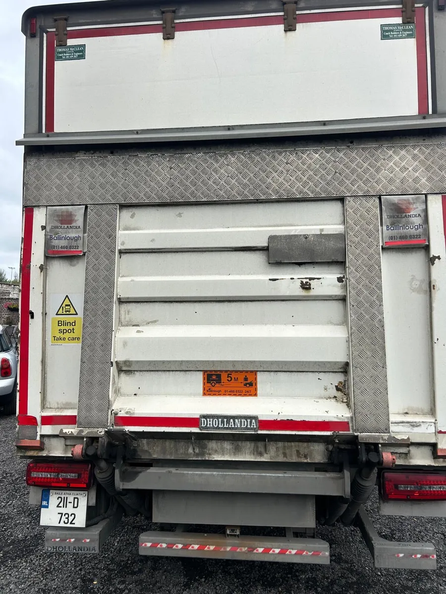 Man 2021 Box With Lift - Image 3