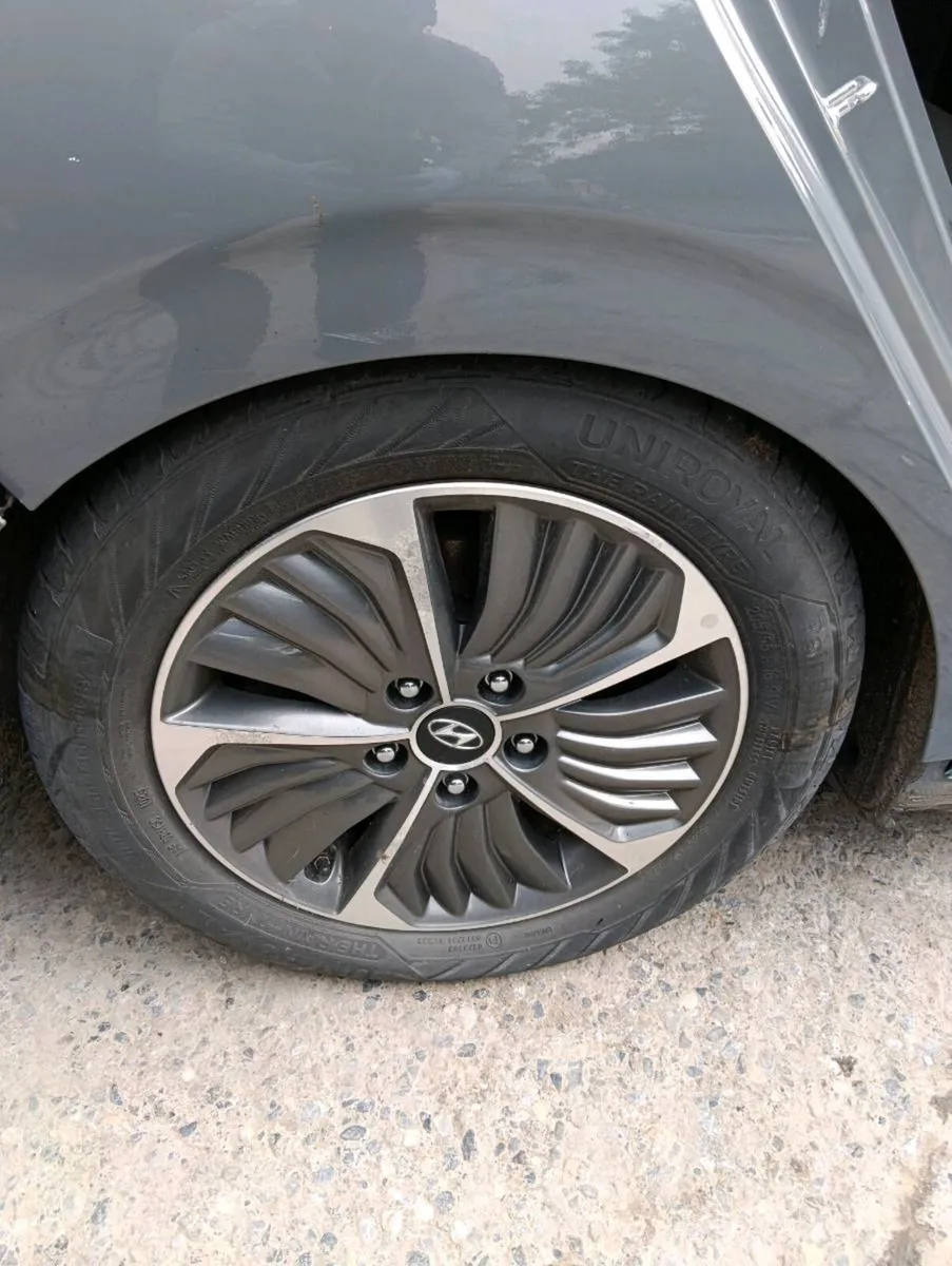 Breaking Hyundai ionic 2017 hybrid - Image 4