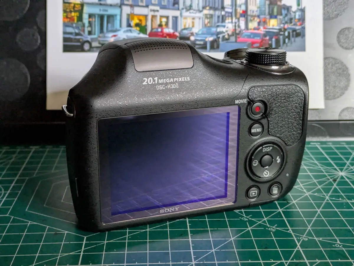 Sony Cyber-shot 20MP CCD🌈 sensor camera - Image 2