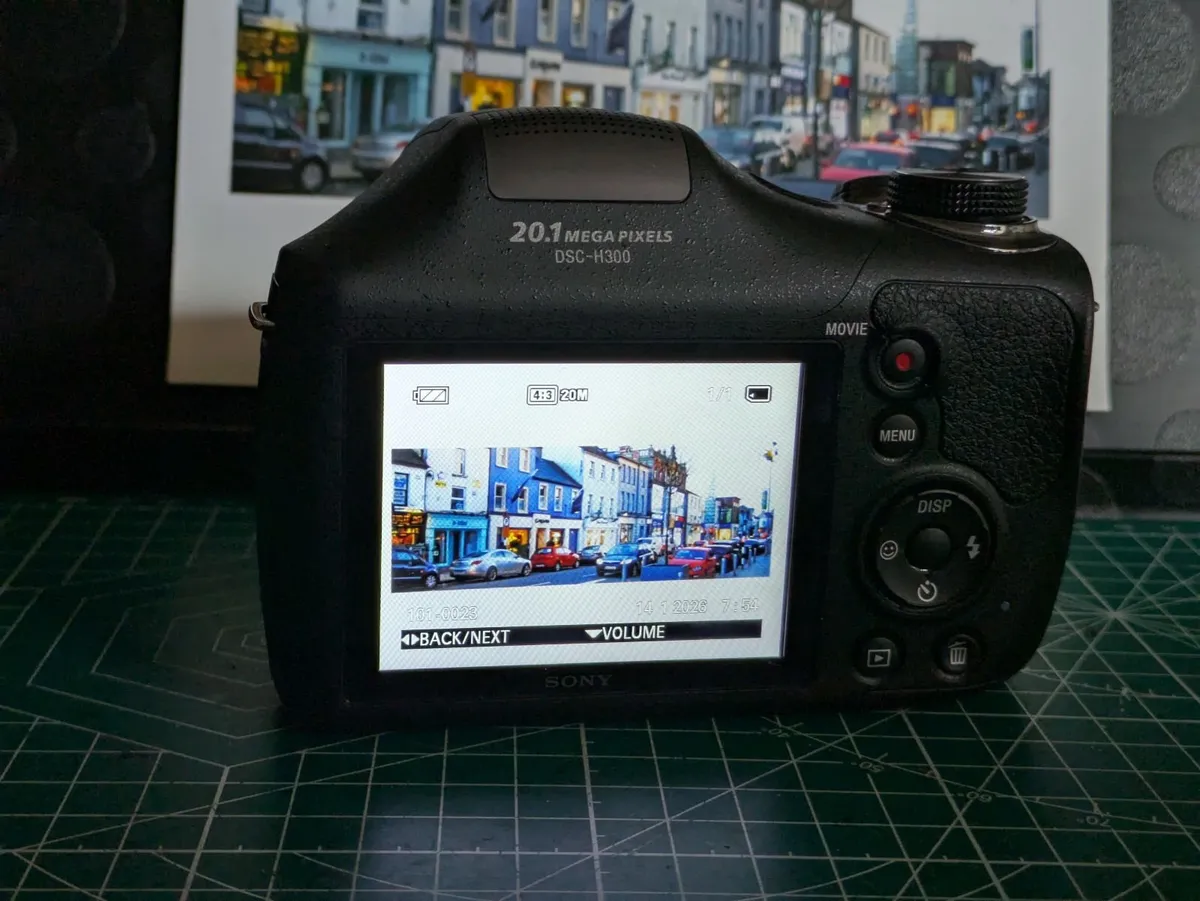 Sony Cyber-shot 20MP CCD🌈 sensor camera - Image 3
