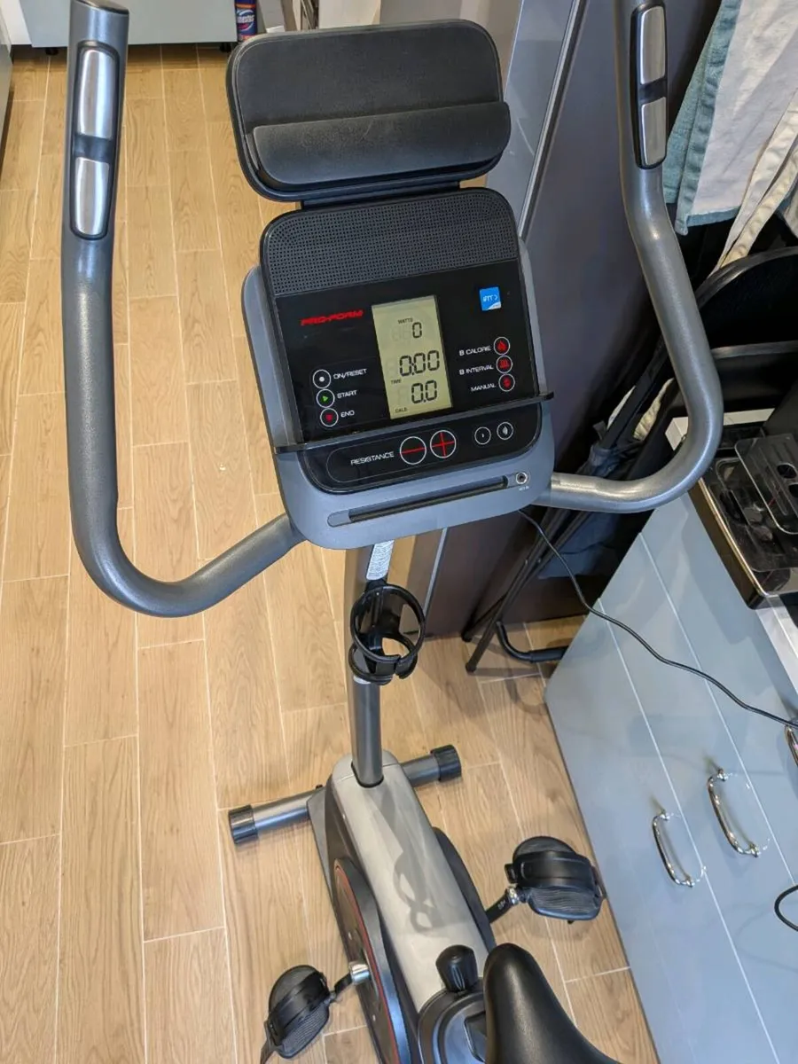 Proform 210 CSX Stationary bike - Image 3