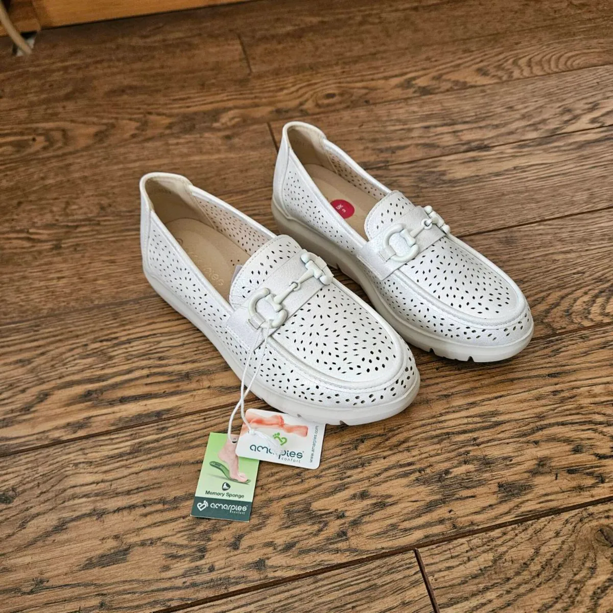 Brand new Amorpies flat shoes - Image 4
