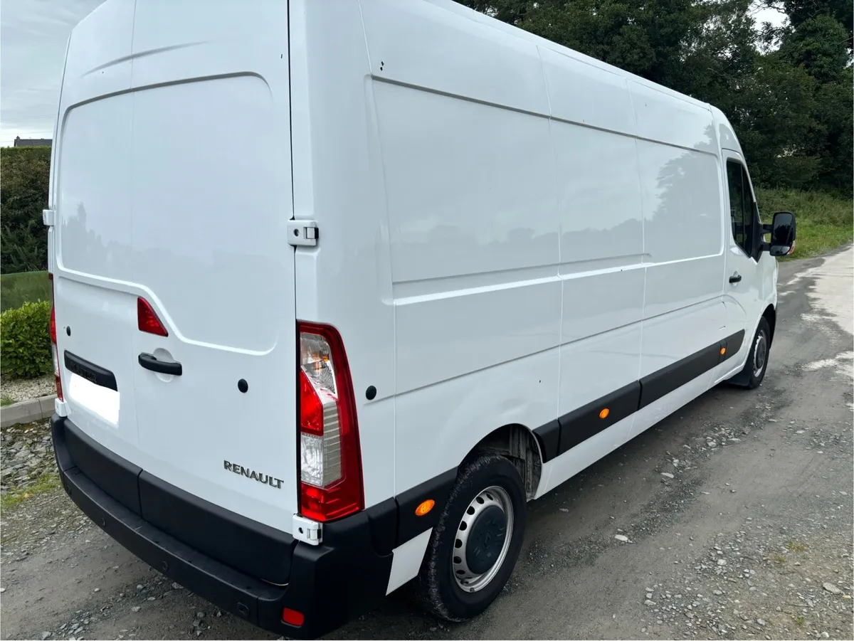 241 Renault Master 2024 - Image 2