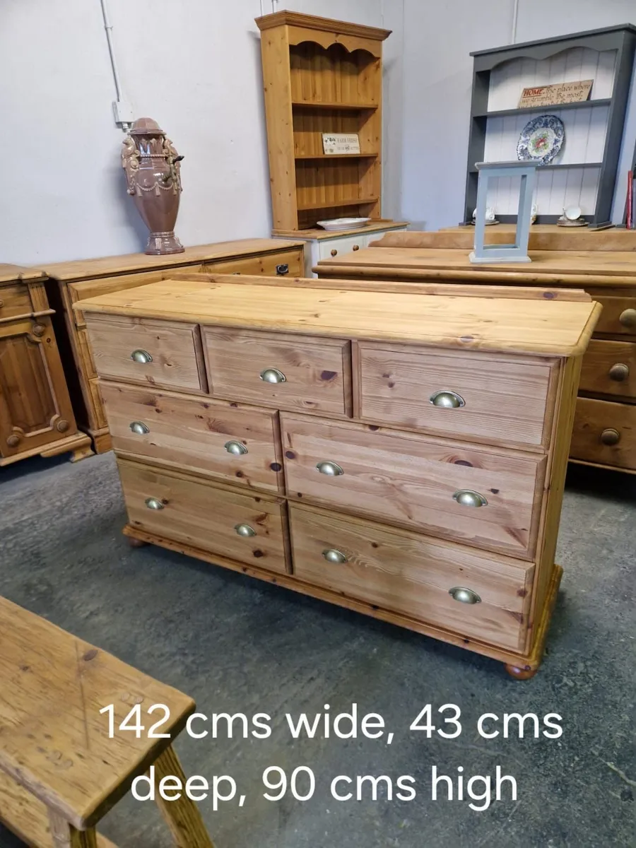 Large vintage pine chest of drawers - Image 2