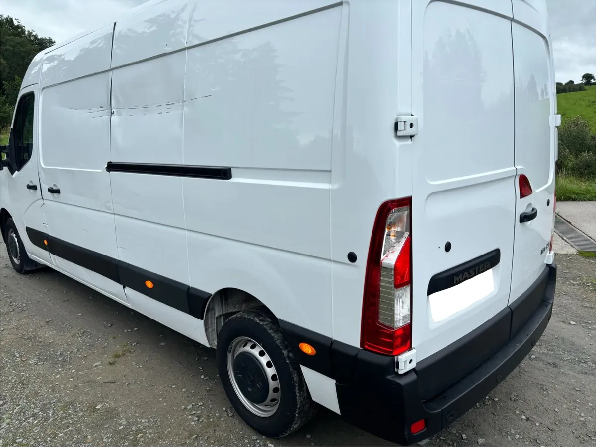 241 Renault Master 2024 - Image 3