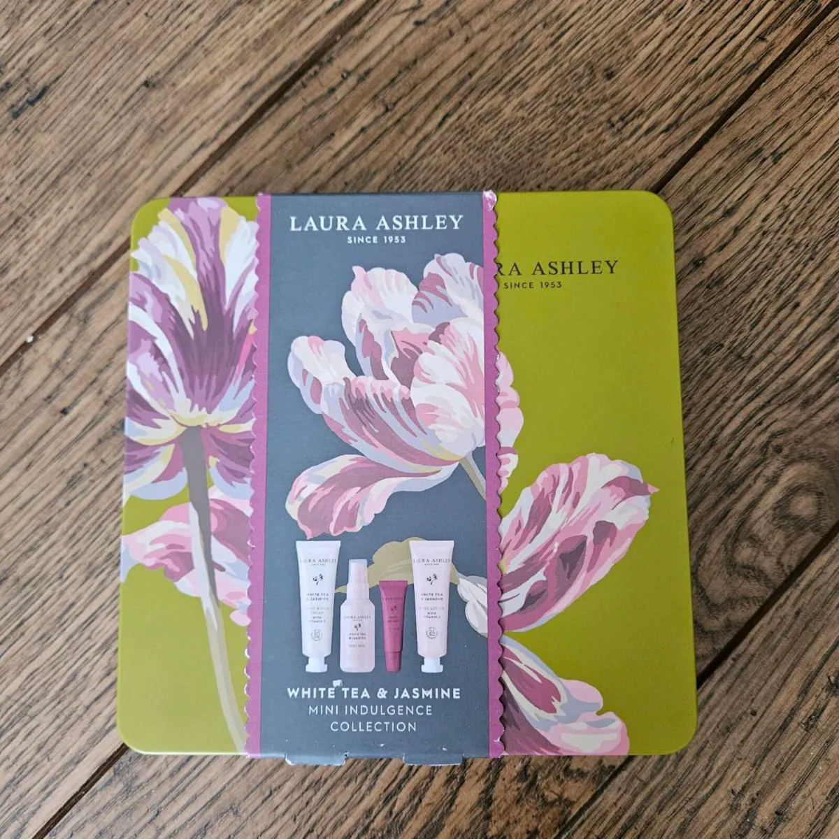 Laura Ashley set