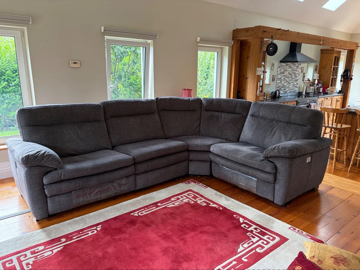 Corner sofa - Image 1