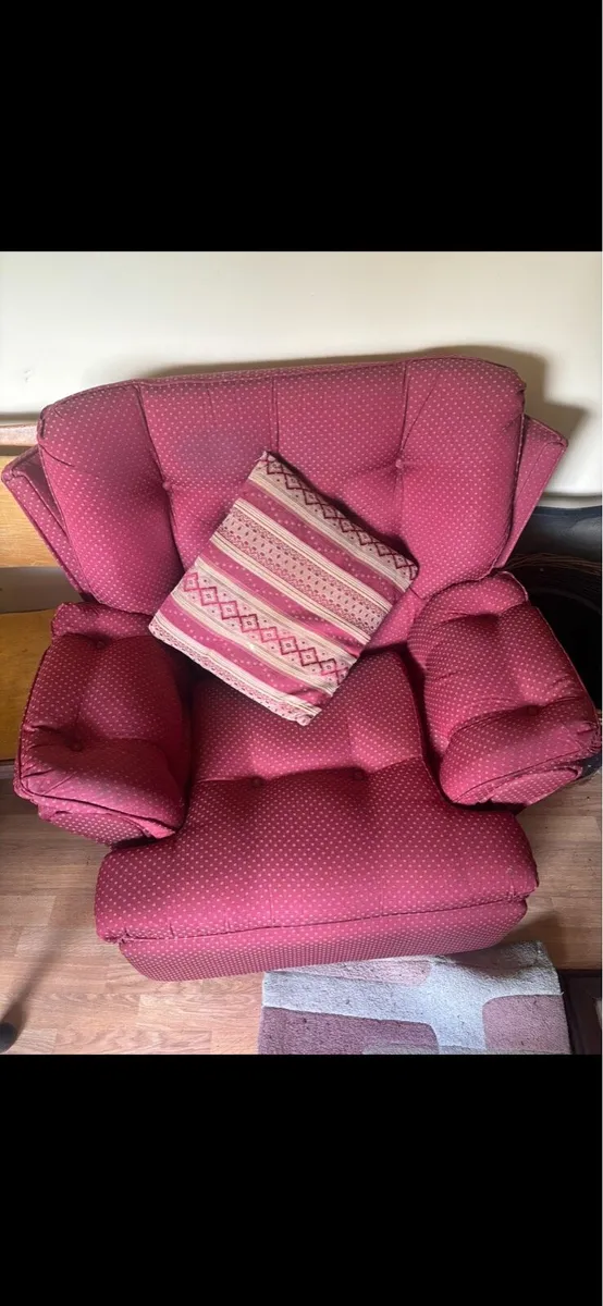 Red Suite of Furniture - Image 4