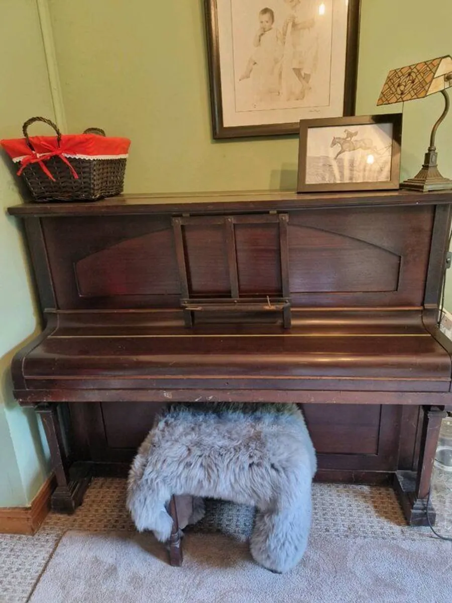 Piano - Image 1