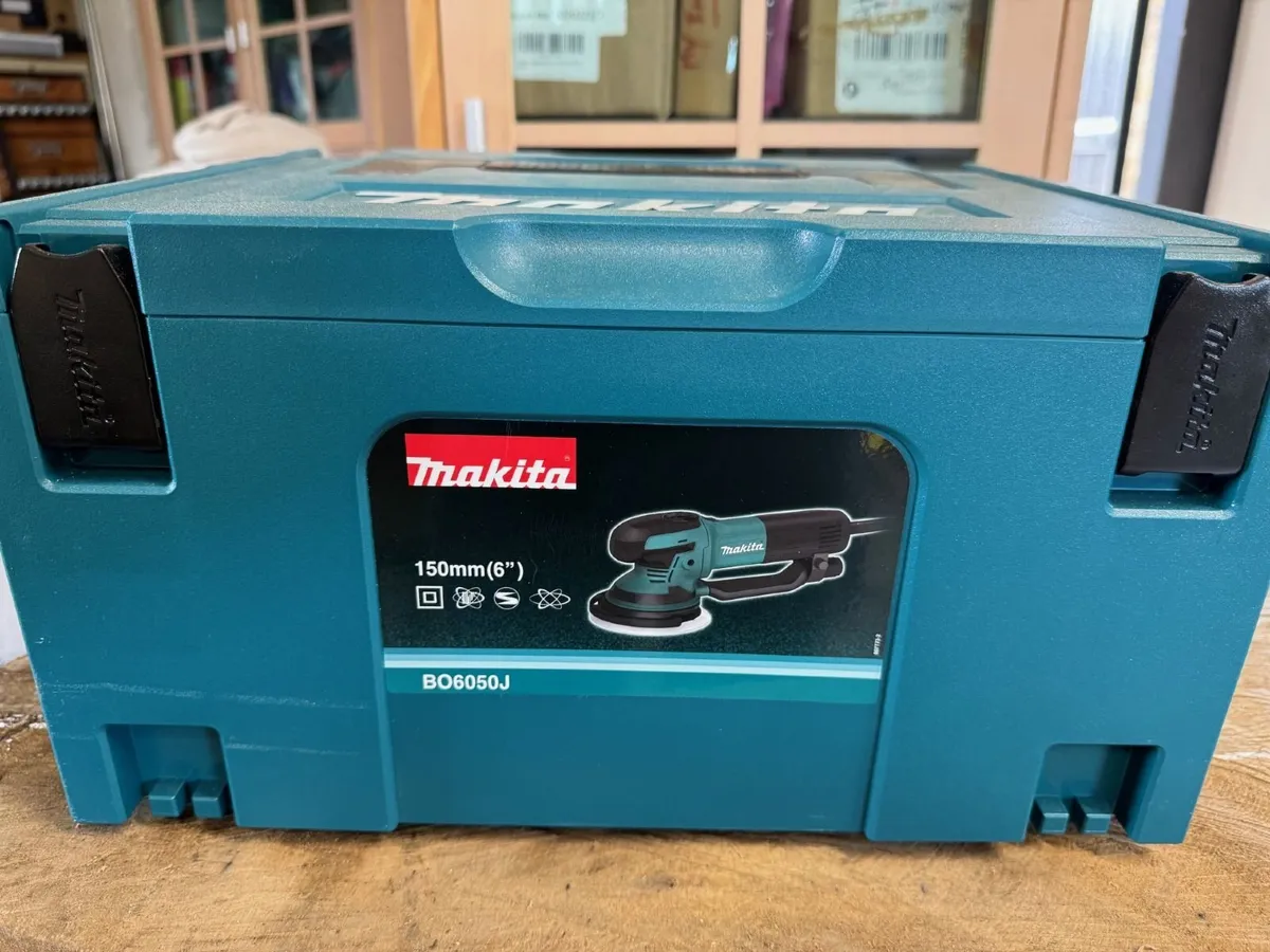 NEW Makita Sander BO6050J + Mirka Abranet - Image 2