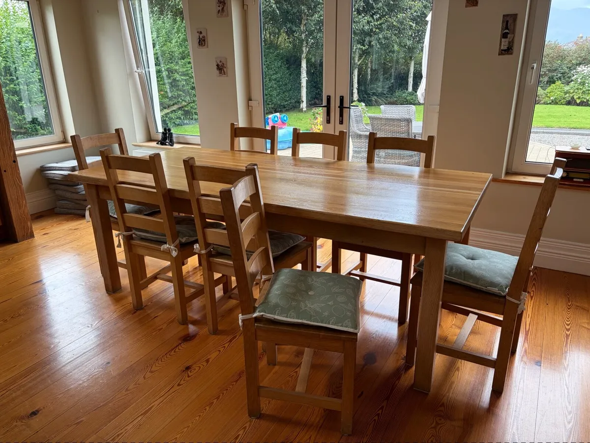 Kitchen table and chairs - Image 2