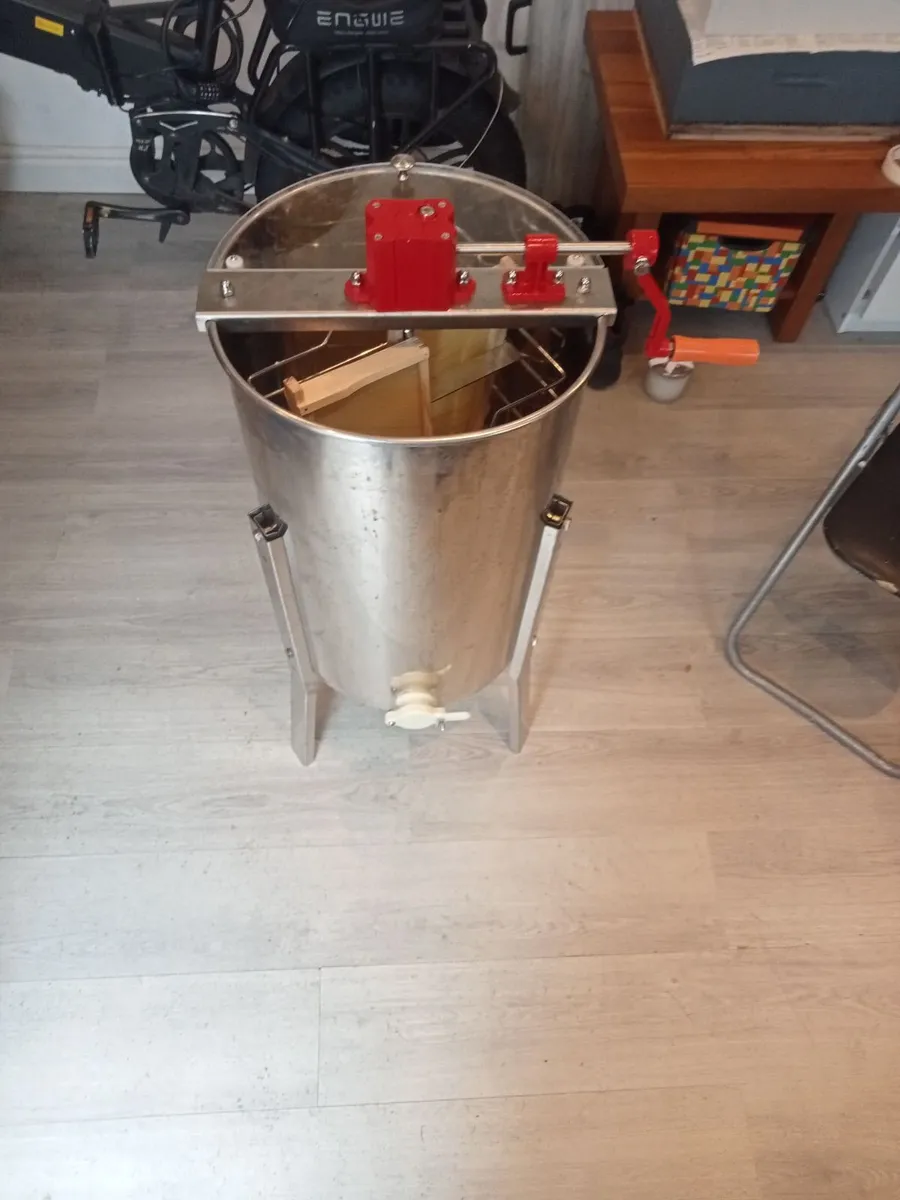 Honey extractor - Image 1