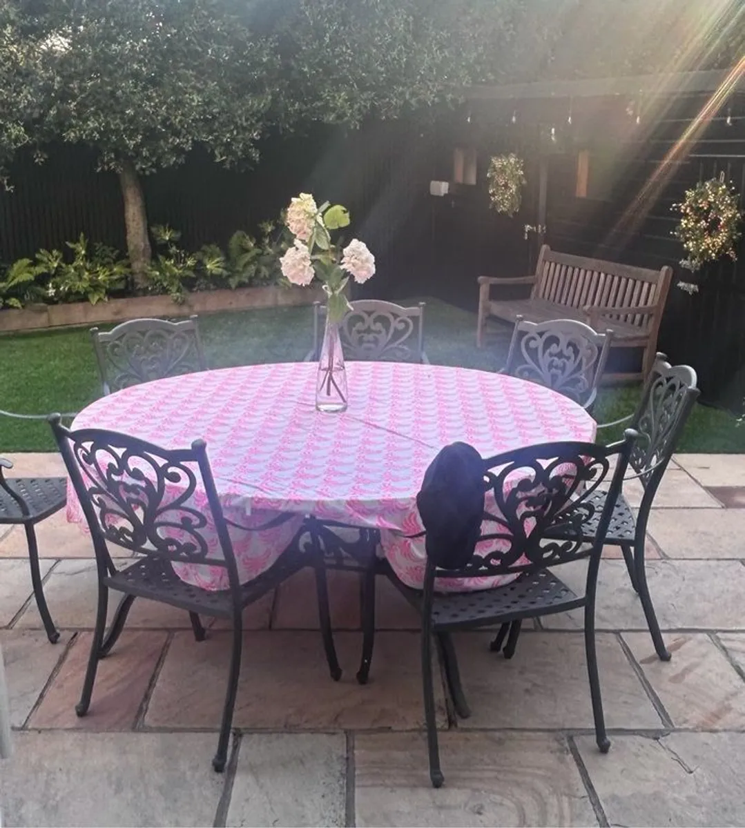 Cast Aluminium Garden Table & Chairs - Image 4