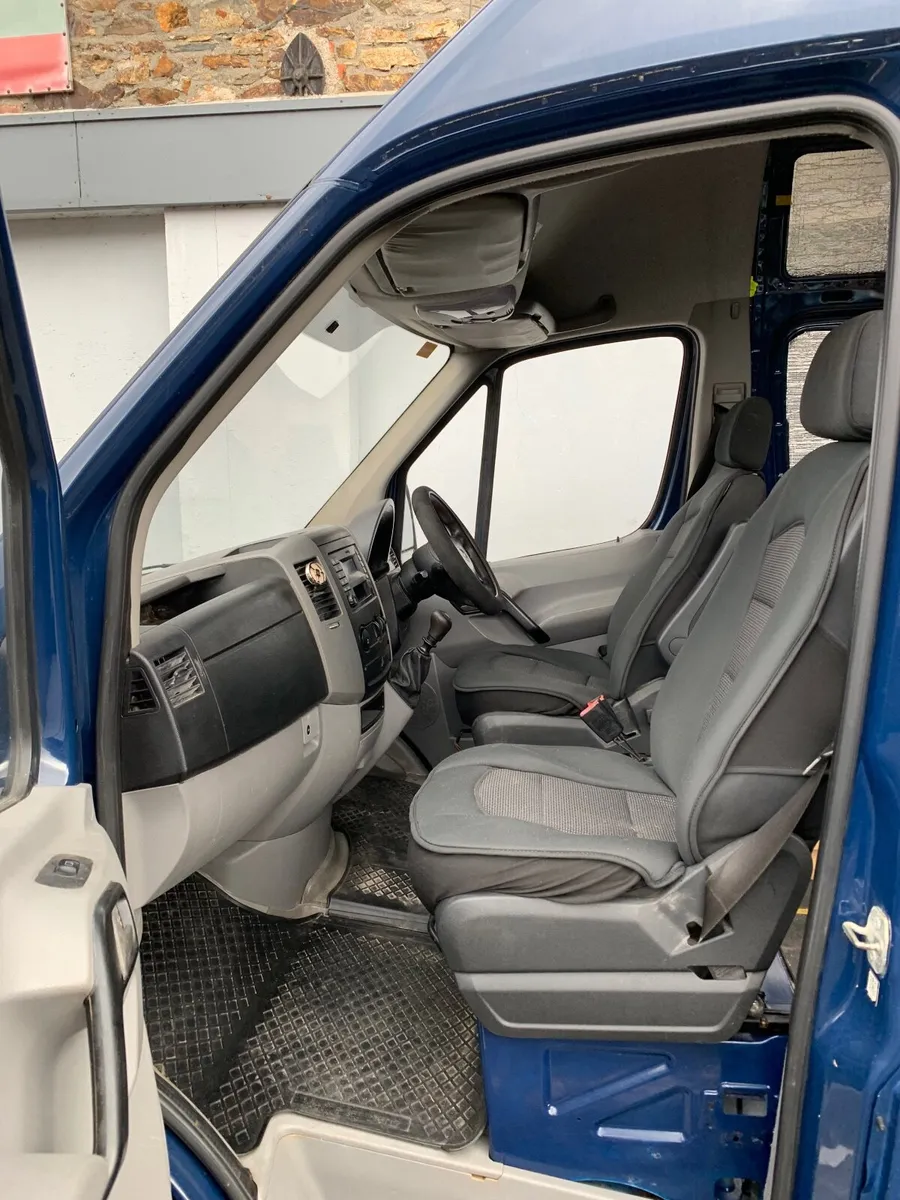 Van - Image 2