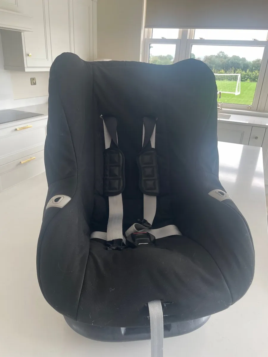 Car seat - Image 1