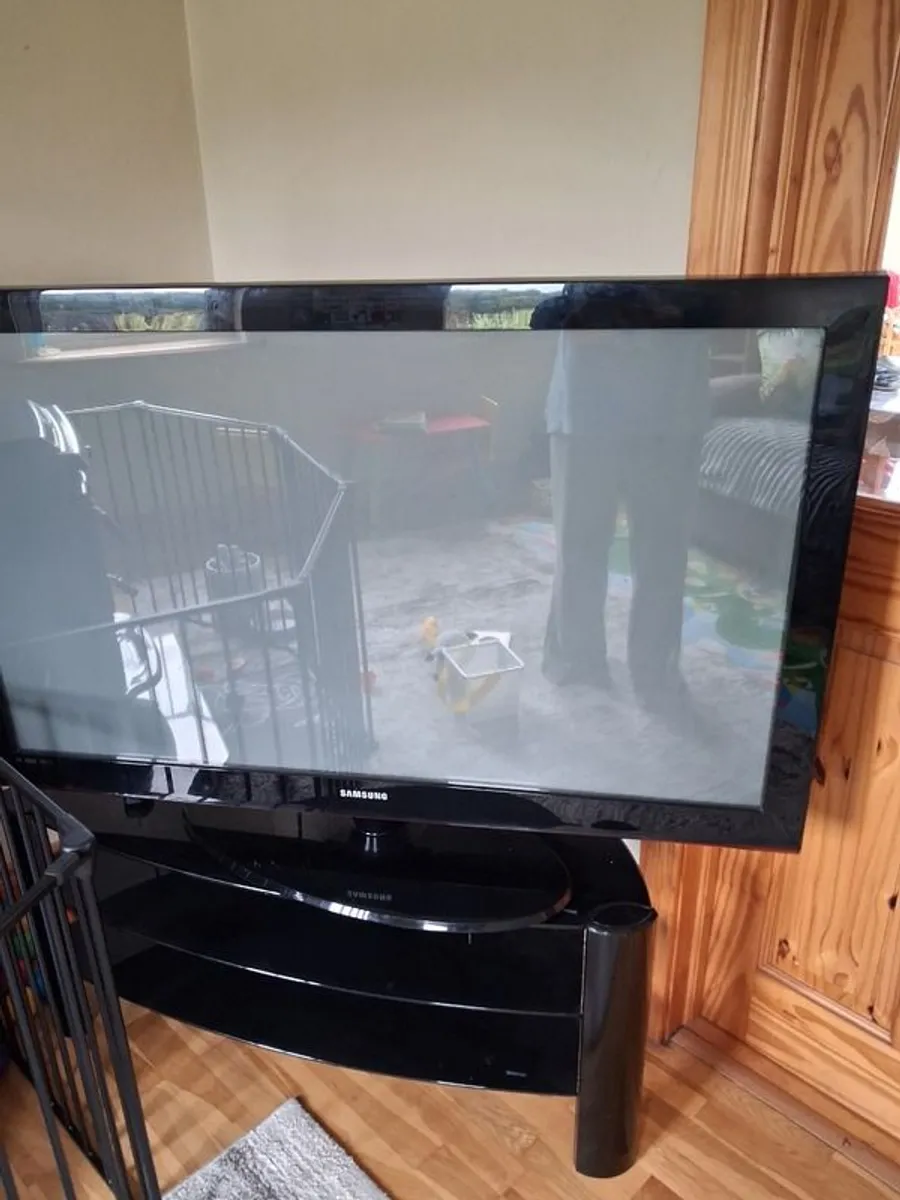 Tv and stand - Image 3