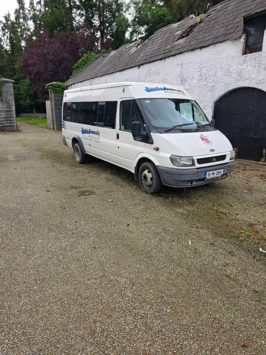 Minibus - Image 1