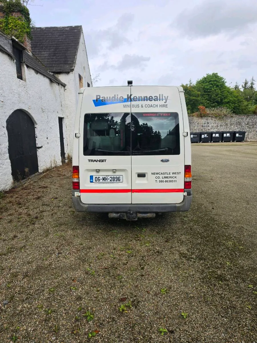 Minibus - Image 3