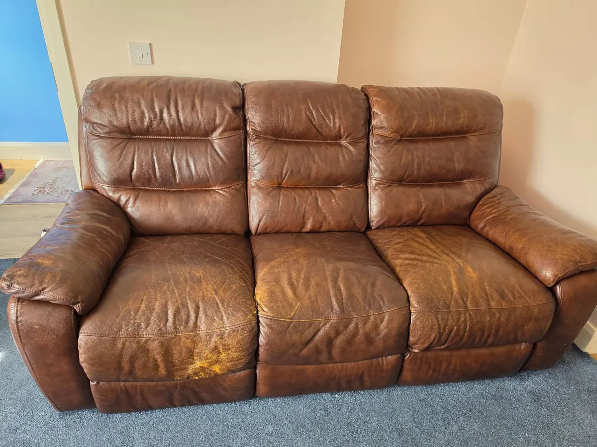 Sofas and chairs - Image 3