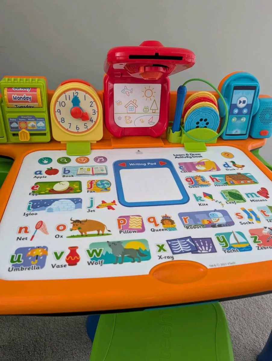 Vtech Learn & Draw Activity Desk - Image 2