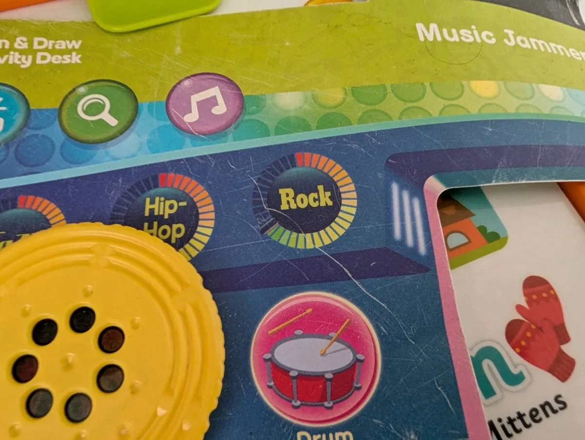 Vtech Learn & Draw Activity Desk - Image 4