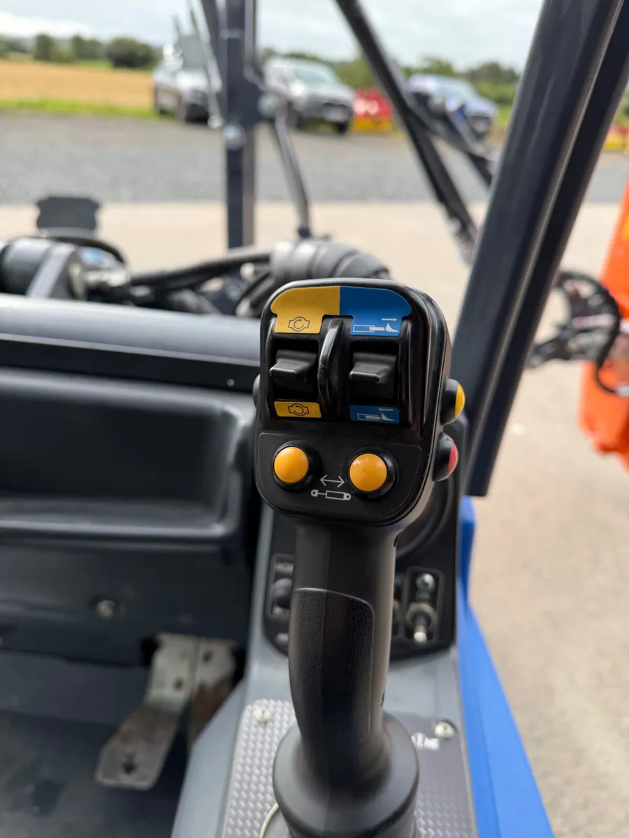 Used MultiOne 5.3K Compact Loader - Image 3