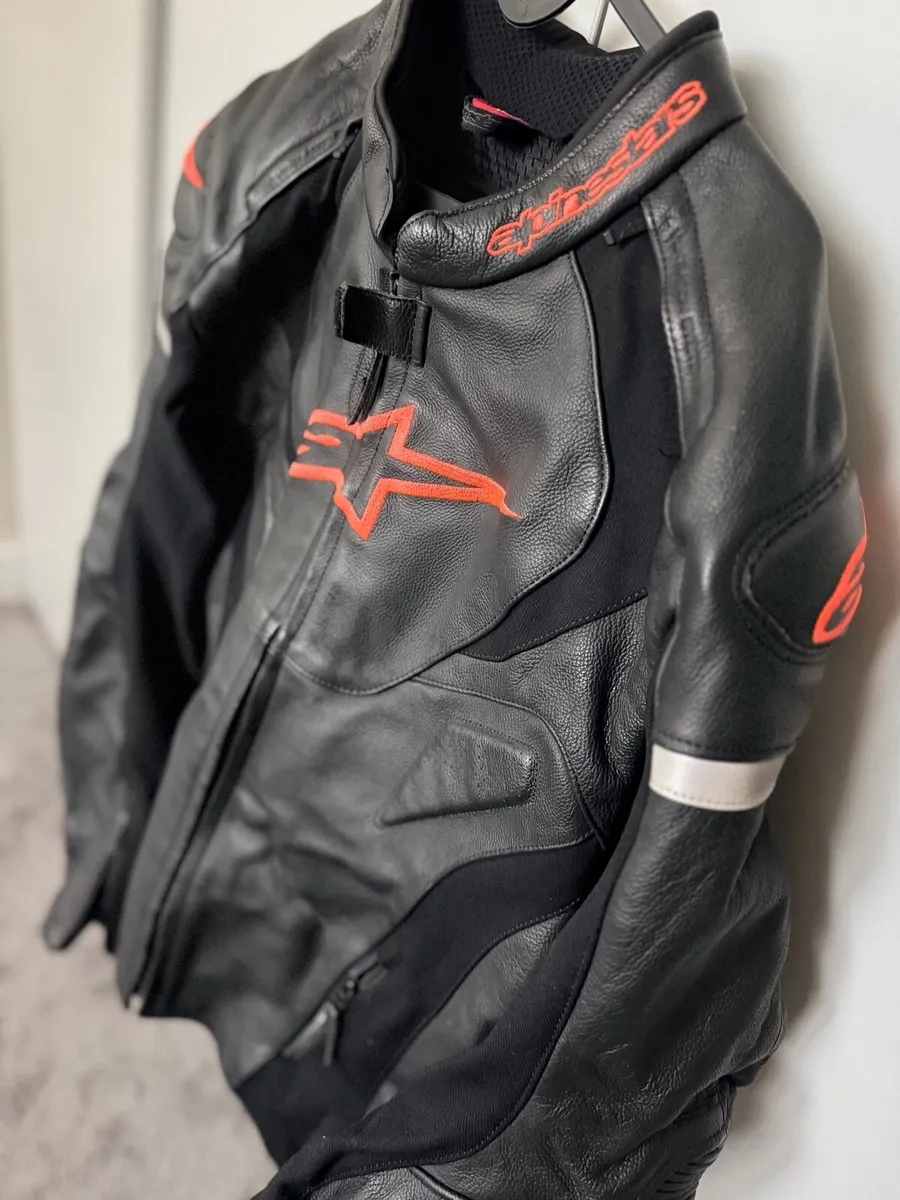 Alpinestars tech leather jacket and pants - Image 3