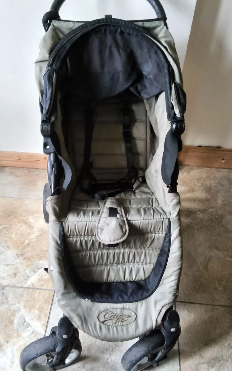 This is a strong sturdy buggy not a two-in-one - Image 4