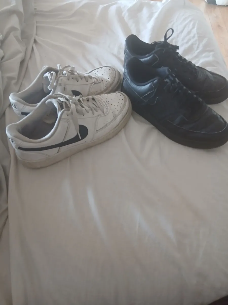 Boys Nike shoes - Image 1