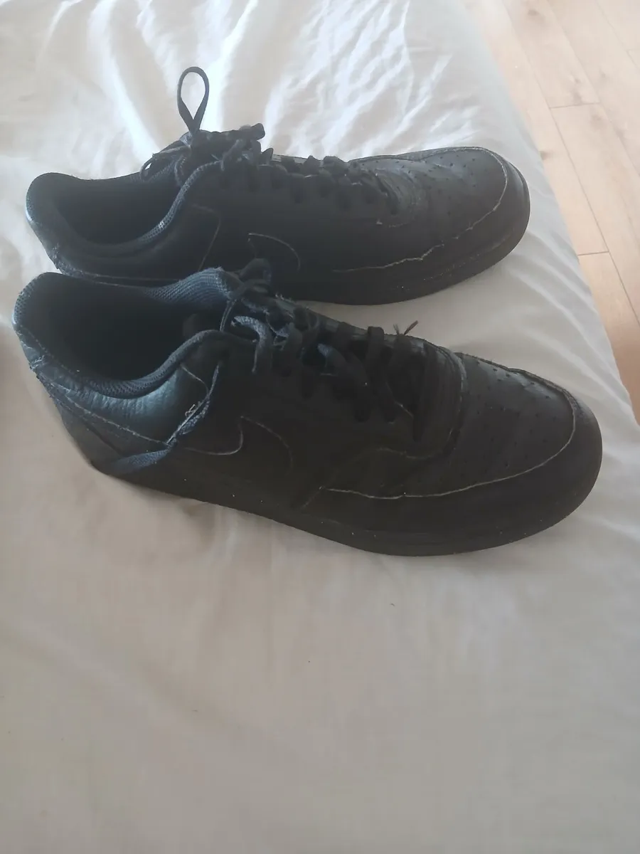 Boys Nike shoes - Image 2
