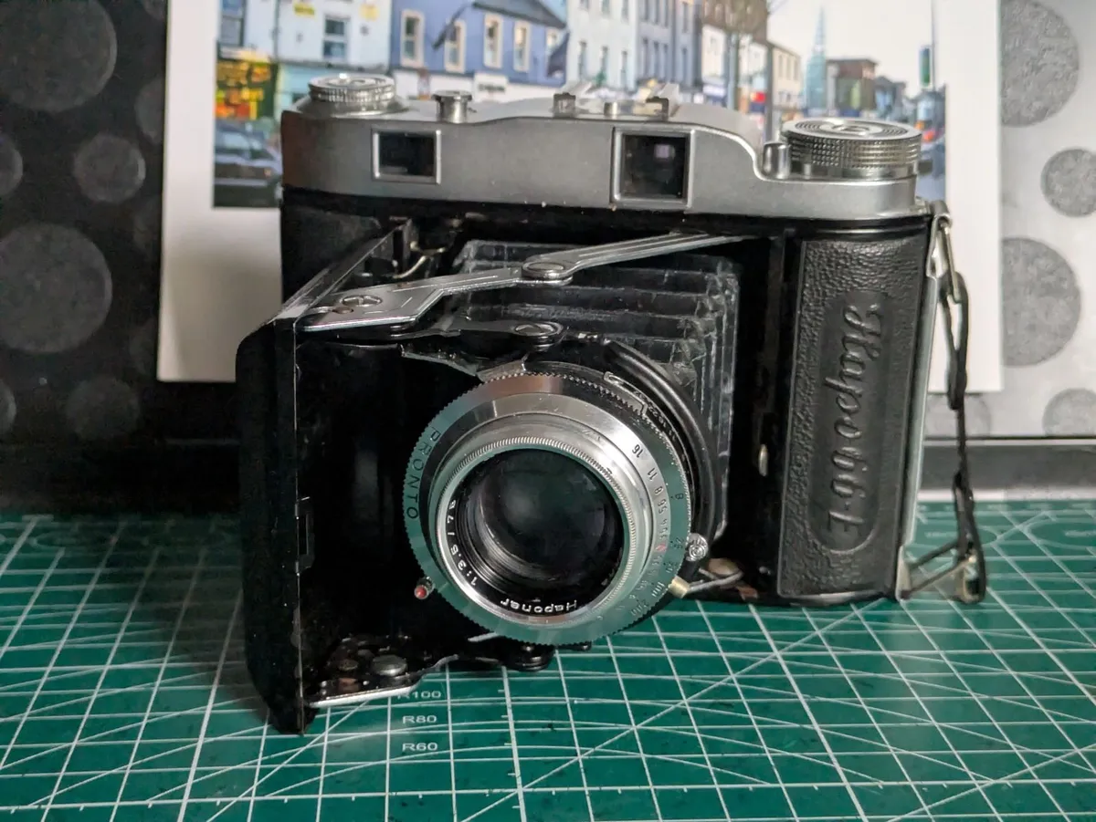 Hapo 66-E medium format rangefinder camera - Image 1