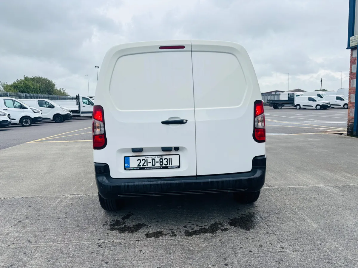 2022 Peugeot partner 1.5 100bhp Pro €10,950 + VAT - Image 3