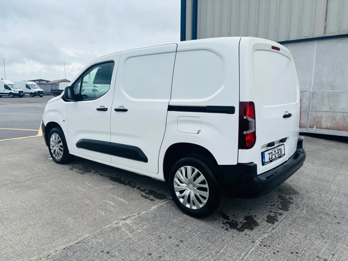 2022 Peugeot partner 1.5 100bhp Pro €10,950 + VAT - Image 4