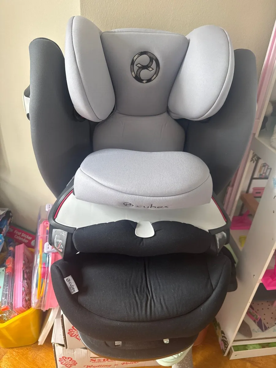 Cybex gold car seat - Image 1