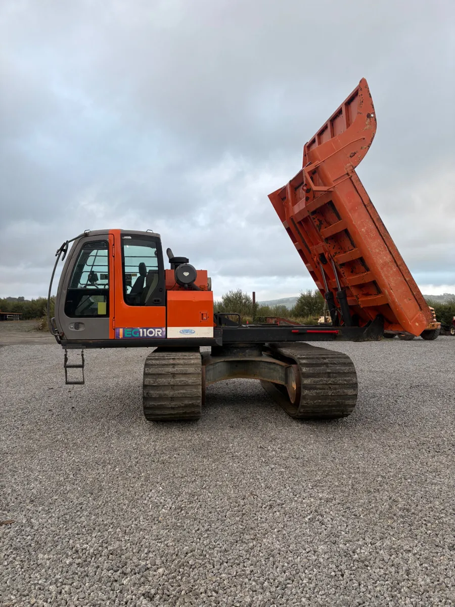 Hitachi EG110r swivel track dumper - Image 3