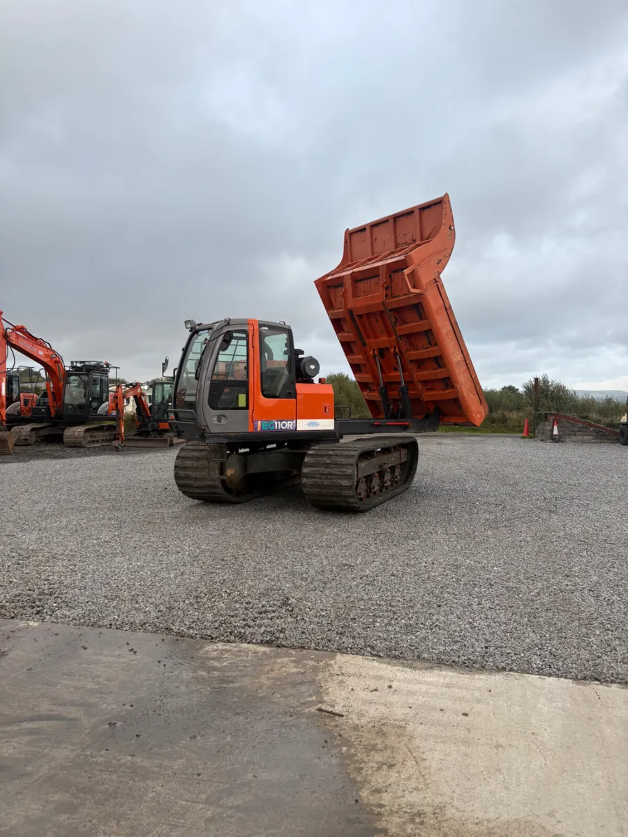 Hitachi EG110r swivel track dumper - Image 1