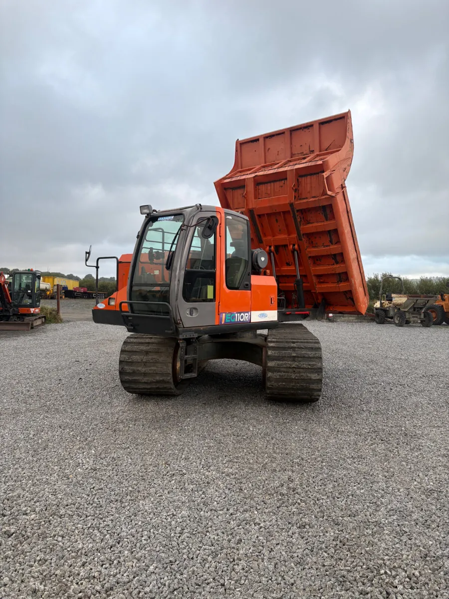 Hitachi EG110r swivel track dumper - Image 2