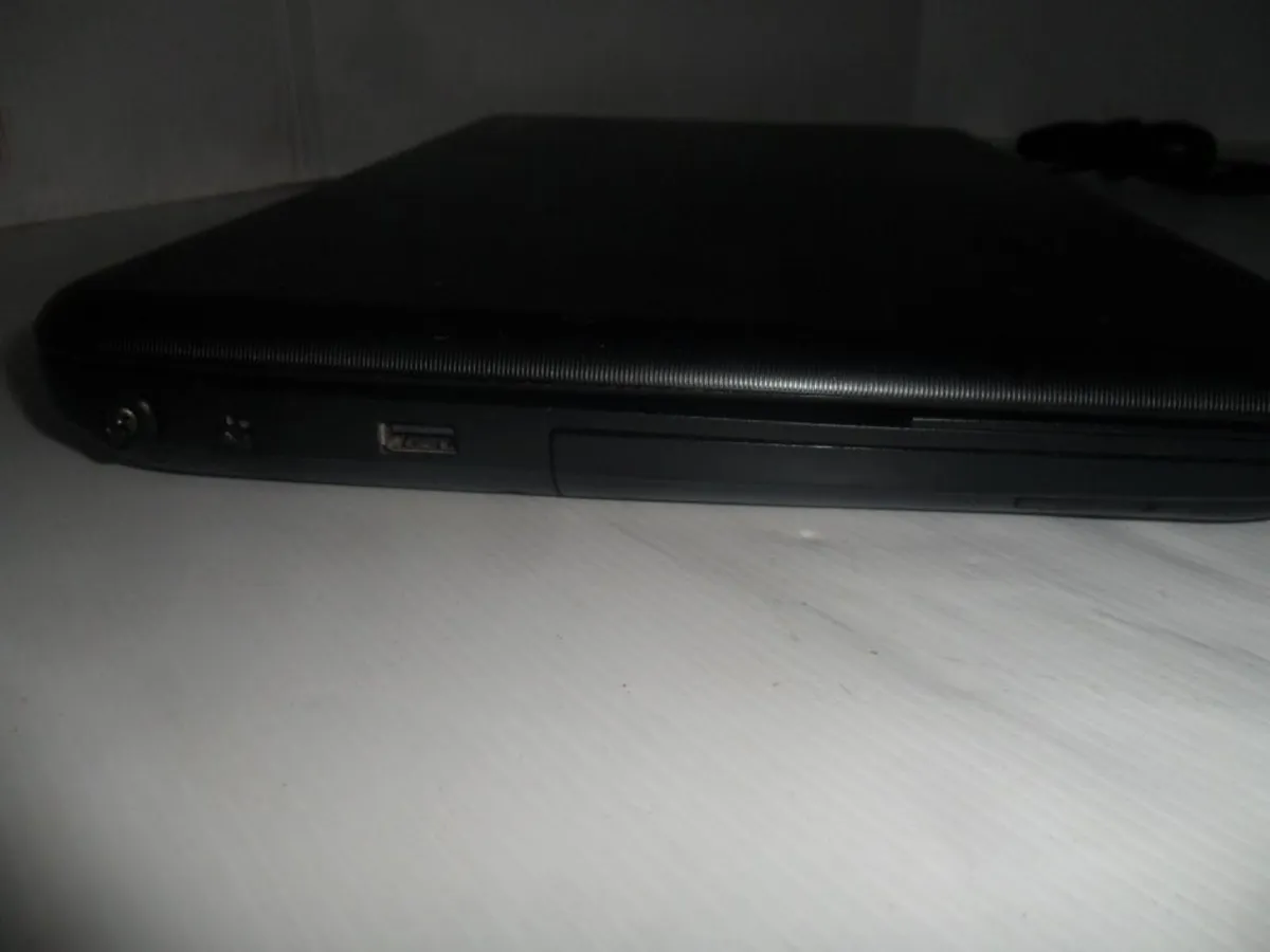 Toshiba Laptop - Image 2