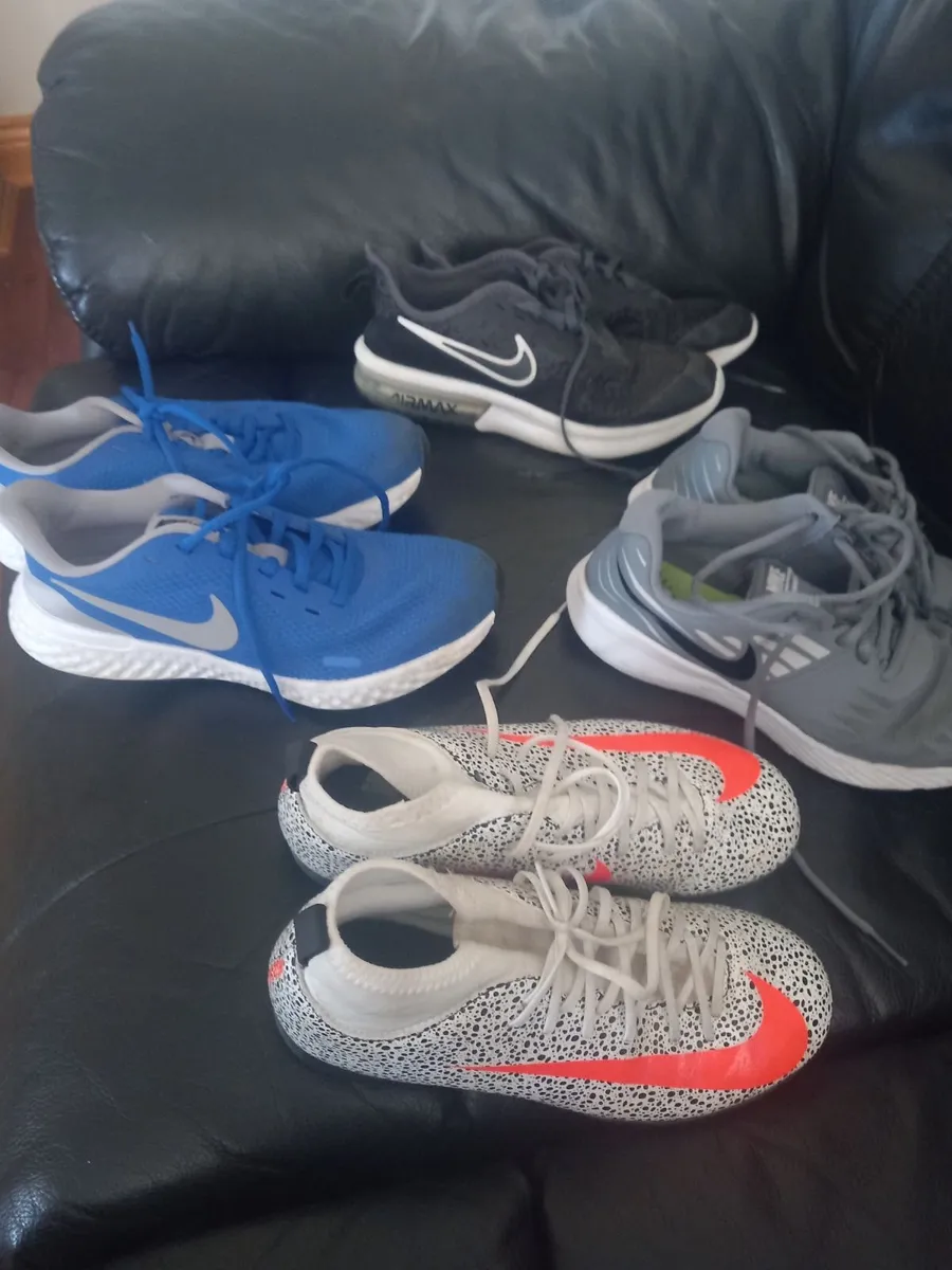 Boys Nike runners
