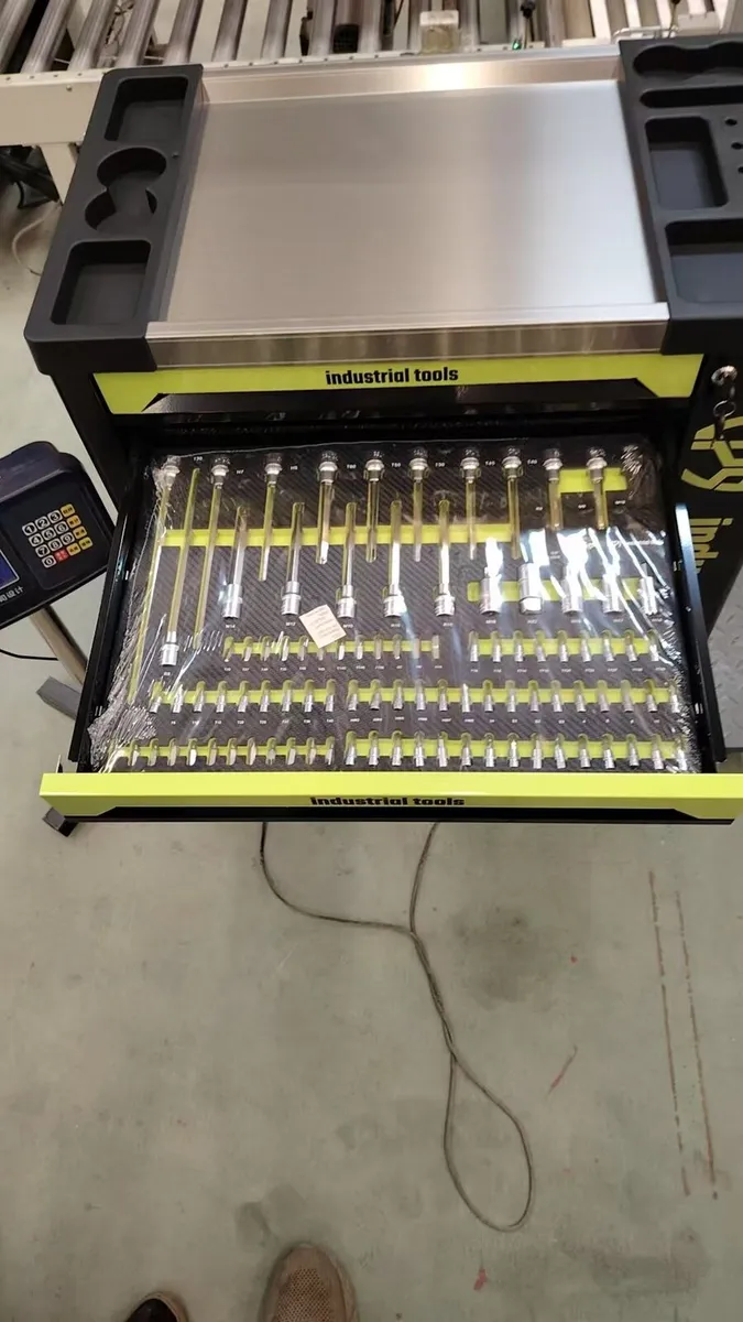TOOL BOX 8 DRAWEr - Image 3