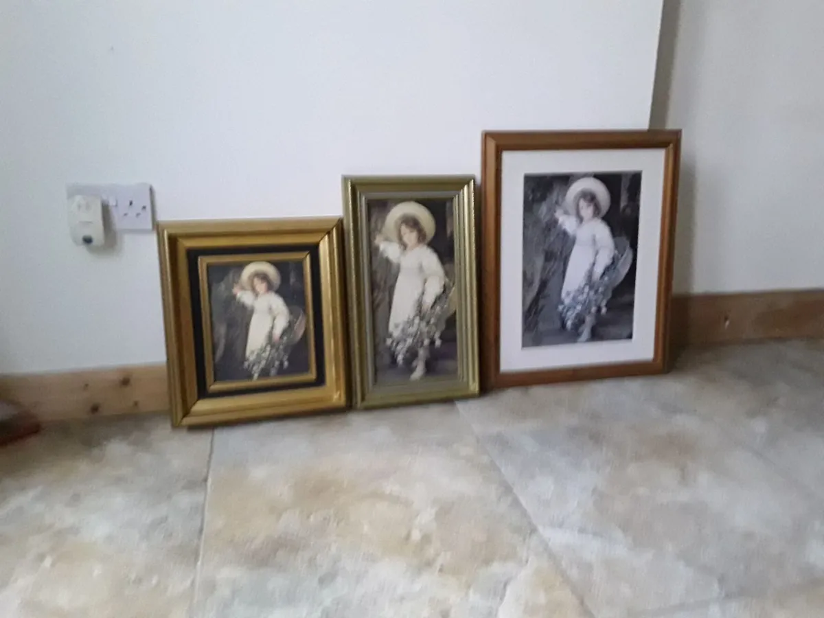 have three pictures they are of the same child - Image 1