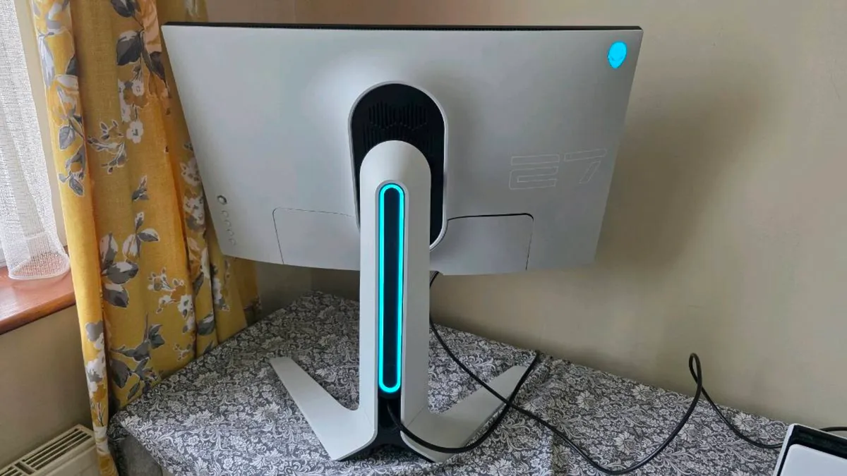 Alienware 27" 240 Hz Gaming monitor - Image 4