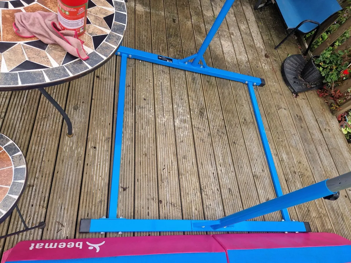 gymnastics bar - Image 3