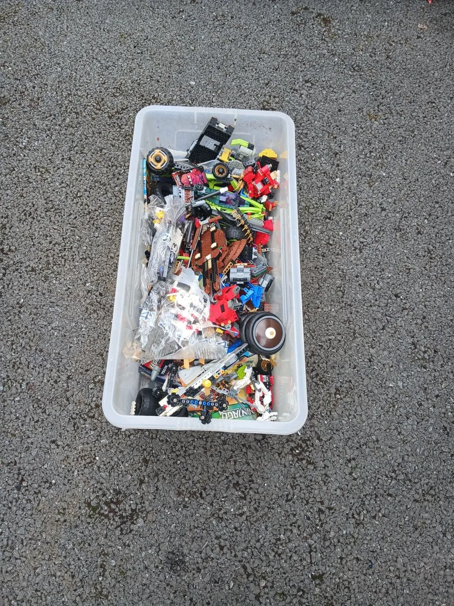 Lego pieces for sale - Image 4