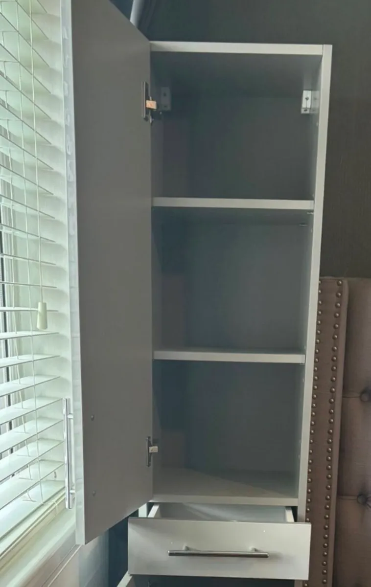 Tall storage unit - Image 4