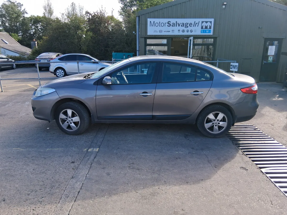 2012 RENAULT FLUENCE  (for parts only) - Image 3