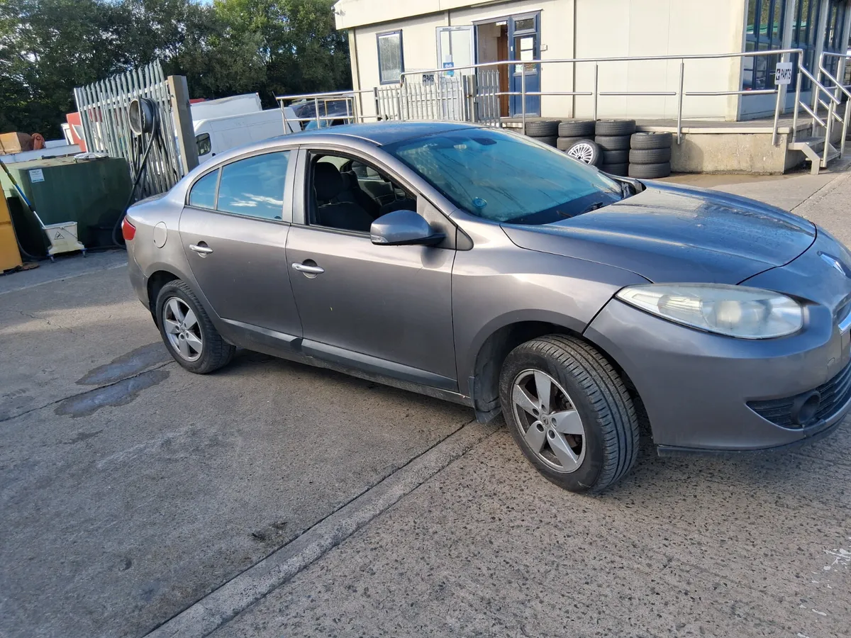 2012 RENAULT FLUENCE  (for parts only) - Image 4