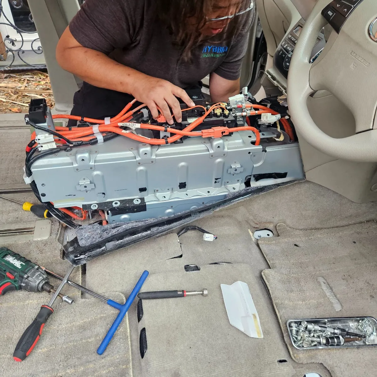 Toyota Estima Hybrid Battery Replacement - Image 1